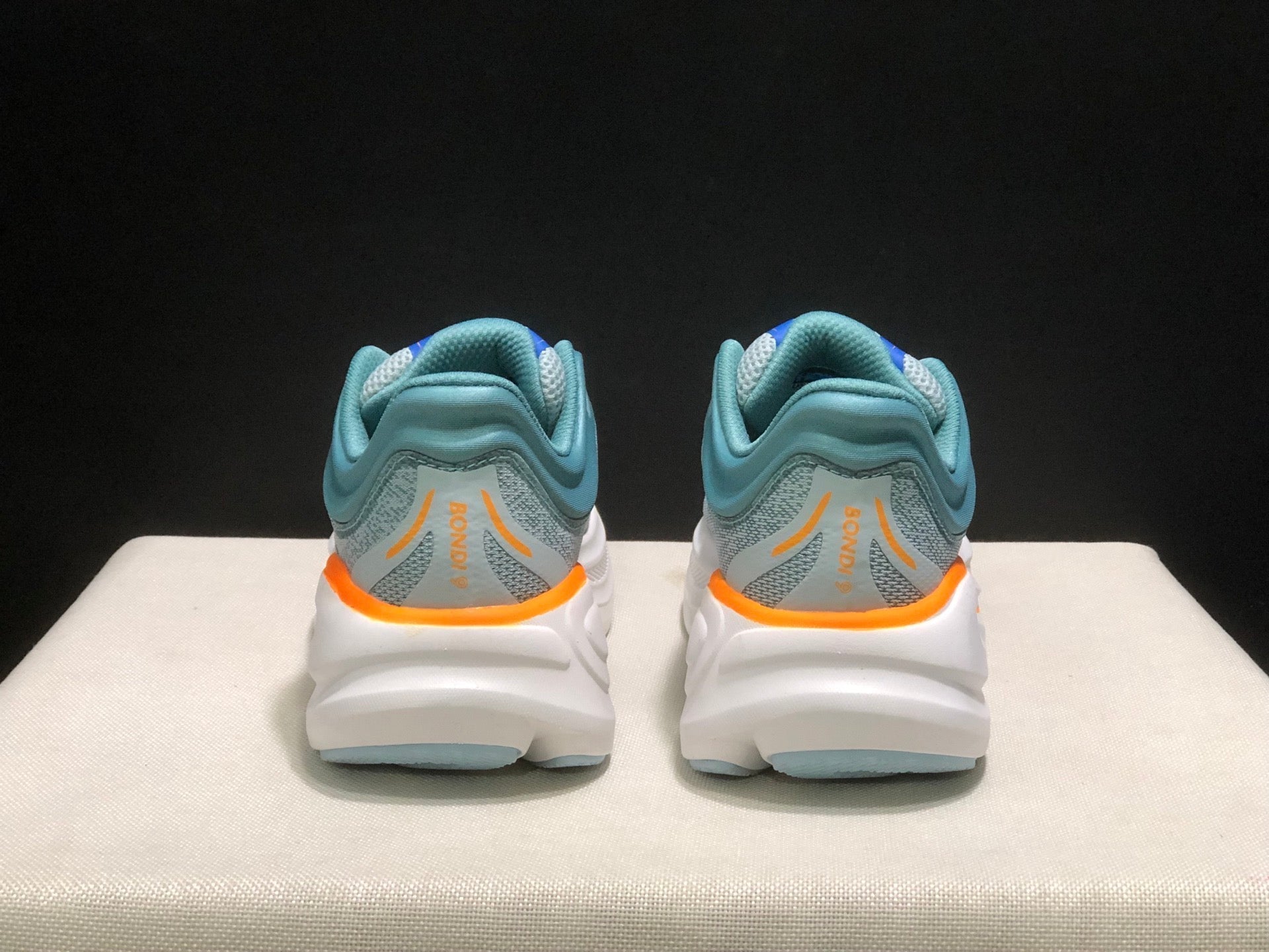 HOKA ONE ONE Bondi 9