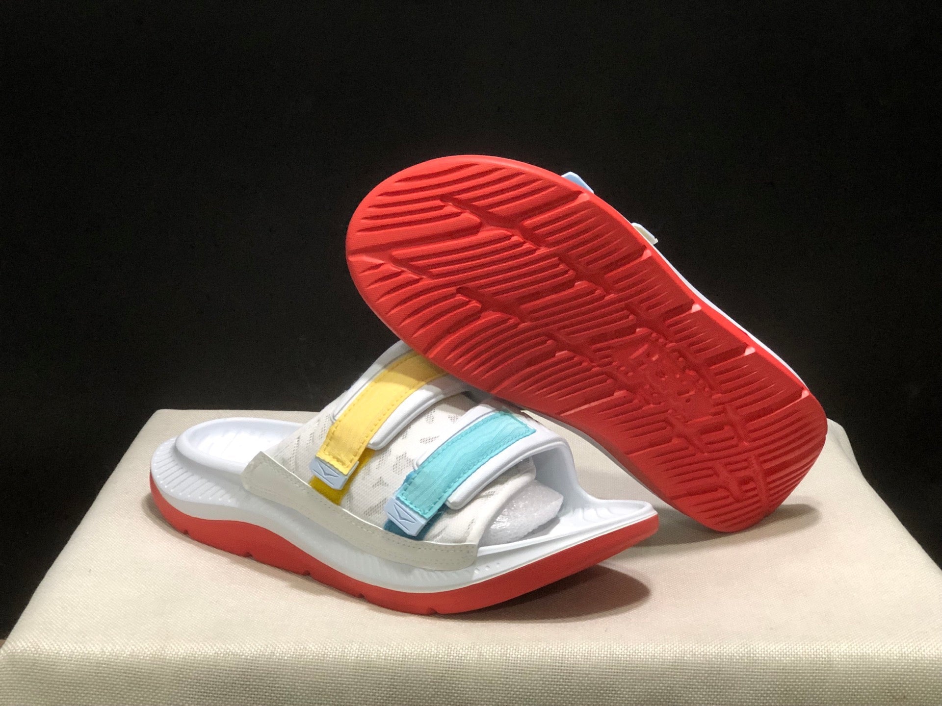WTAPS x  HOKA ONE ONE ORA Luxe