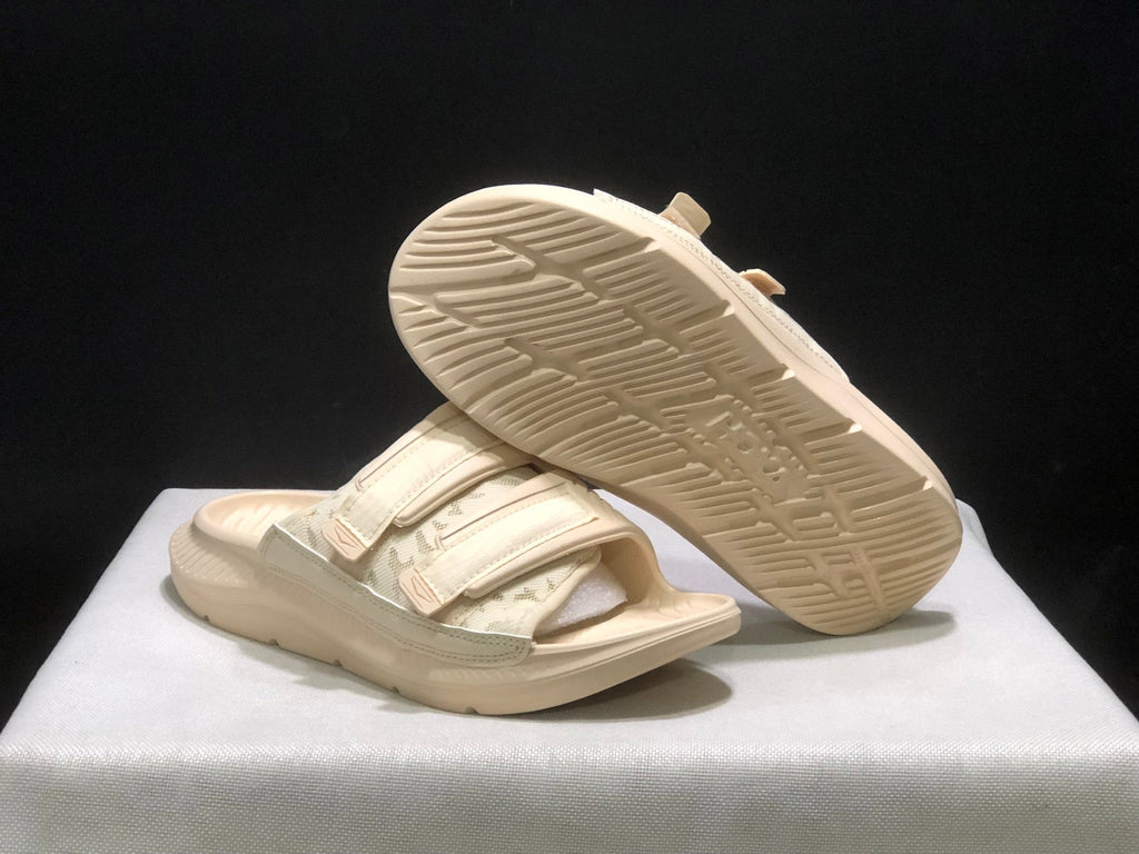 WTAPS x  HOKA ONE ONE ORA Luxe