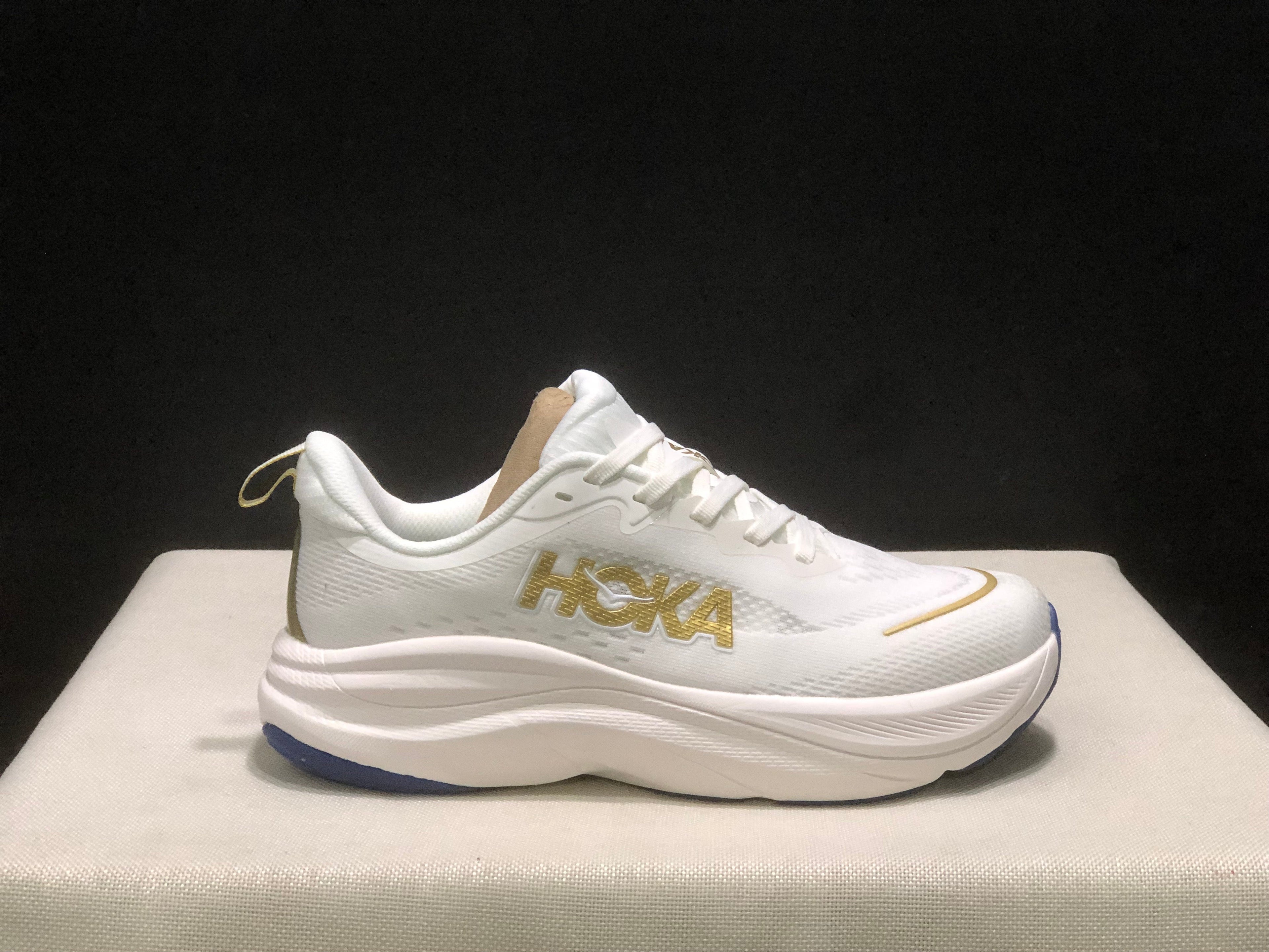 HOKA ONE ONE SKYFLOW