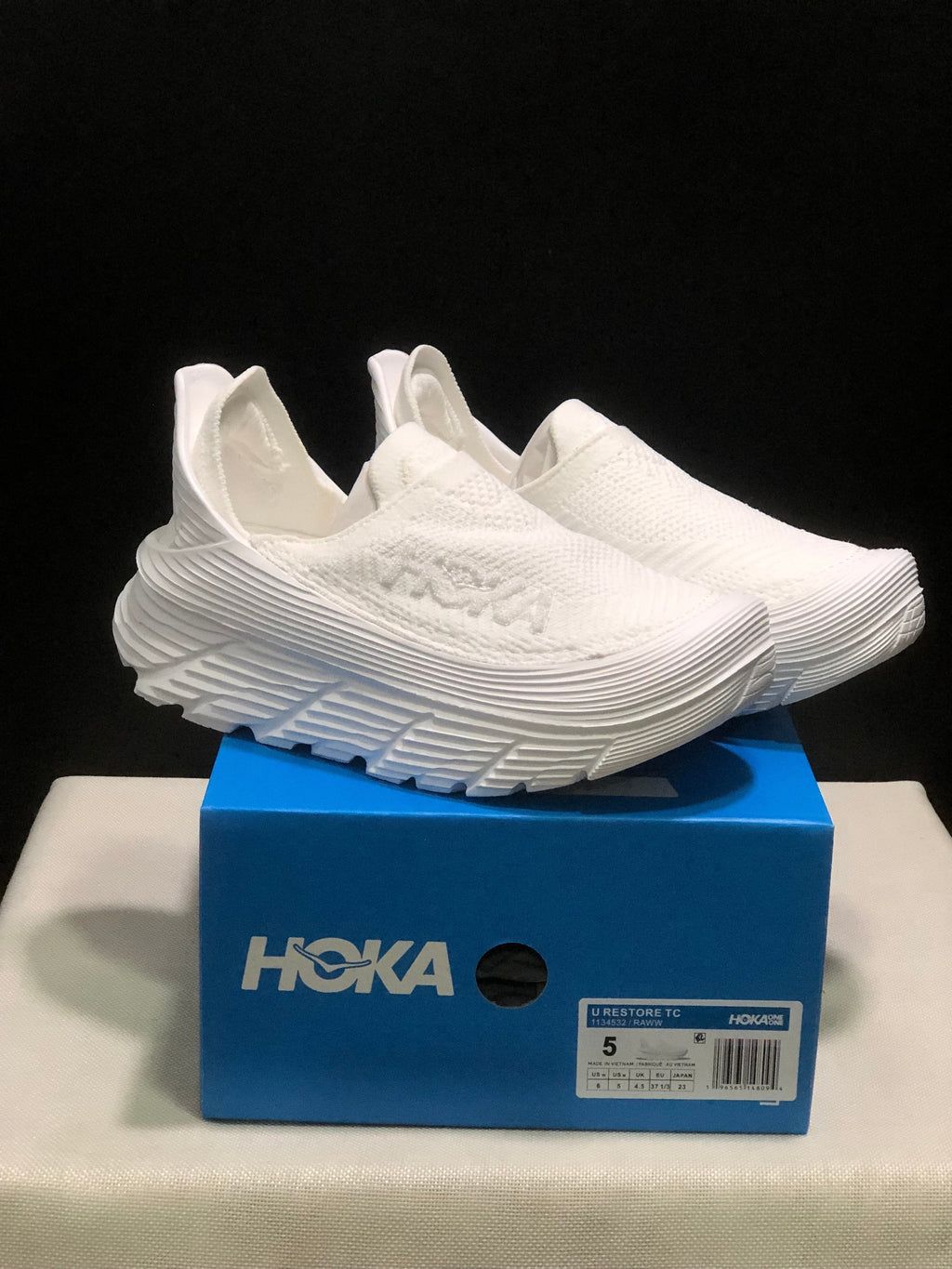 HOKA ONE ONE Restore TC