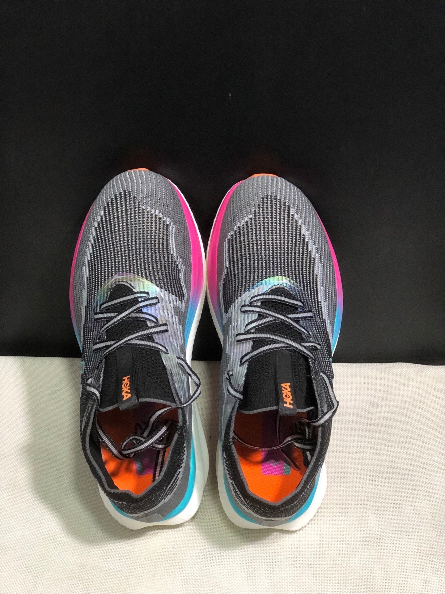 HOKA ONE ONE CIELO X1