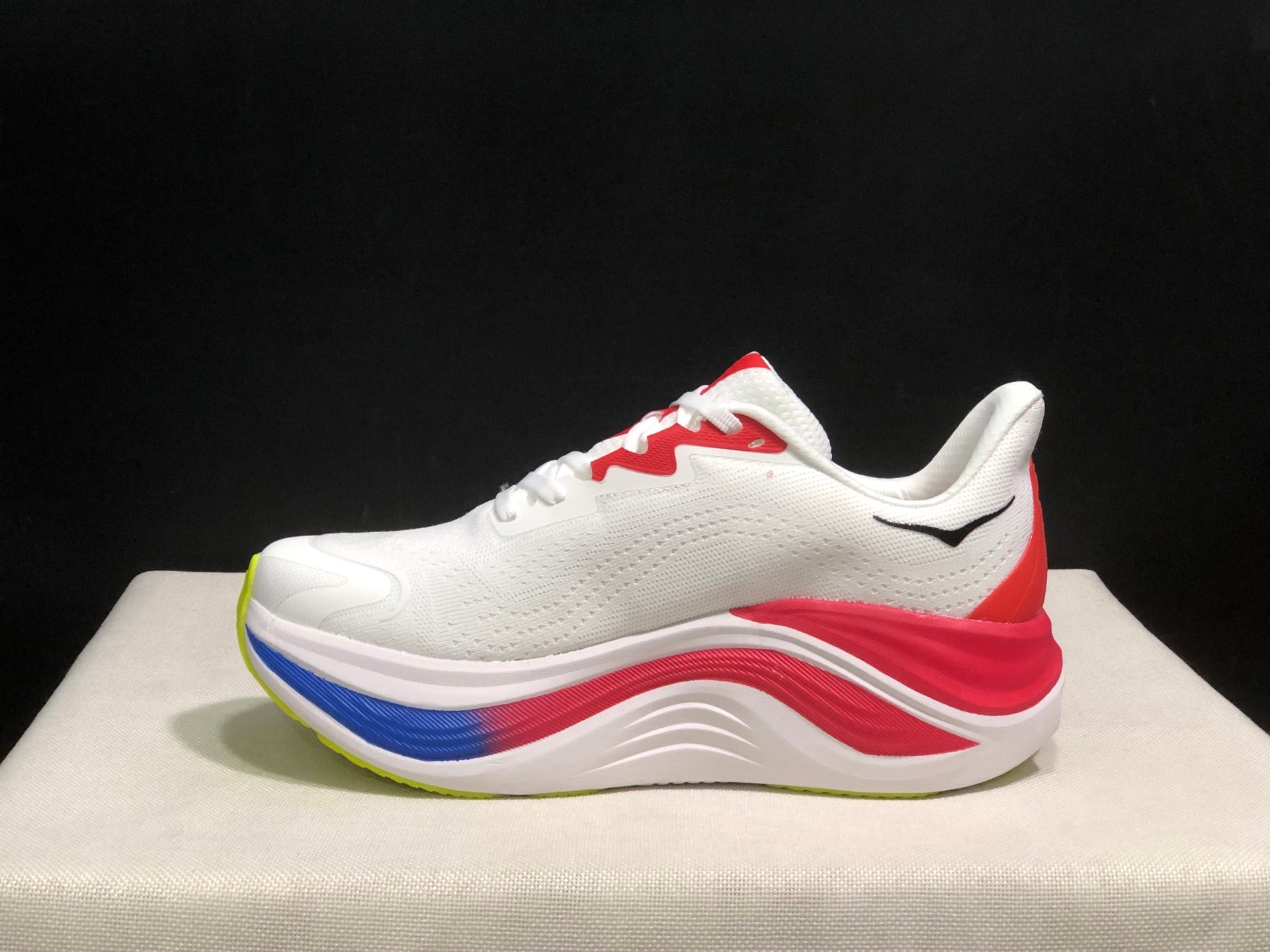 HOKA ONE ONE S KYWARD X