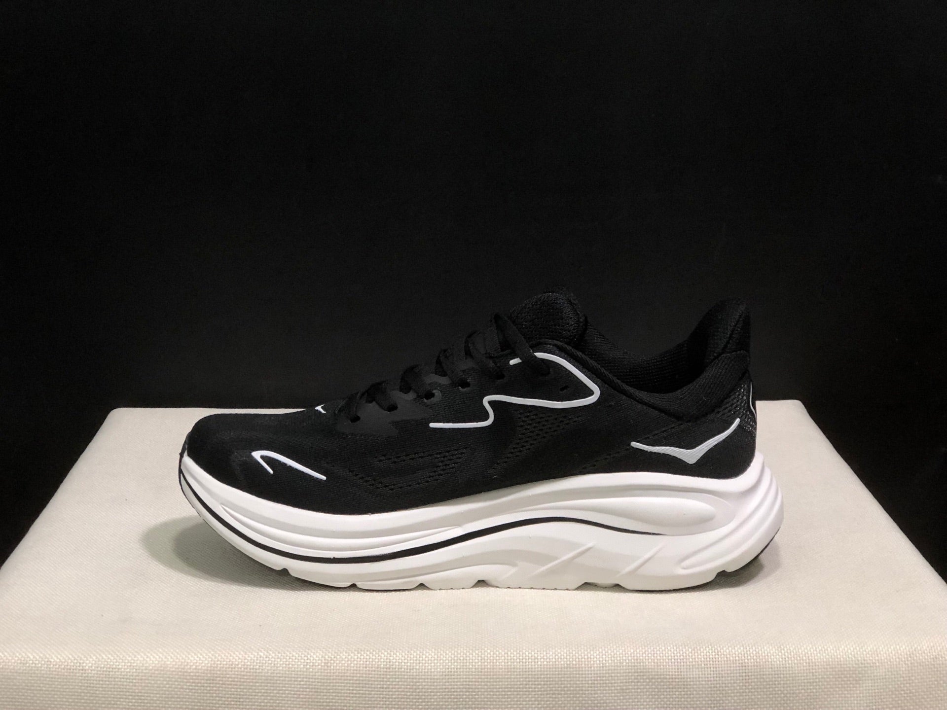 HOKA ONE ONE Clifton 10