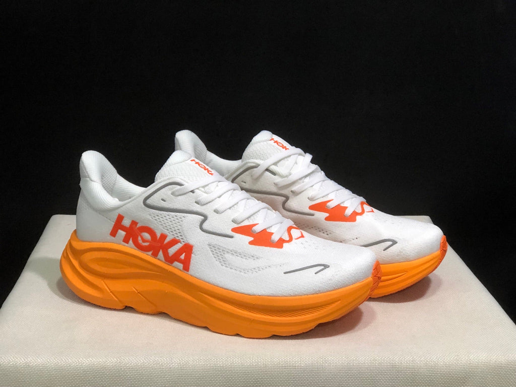 HOKA ONE ONE Clifton 10