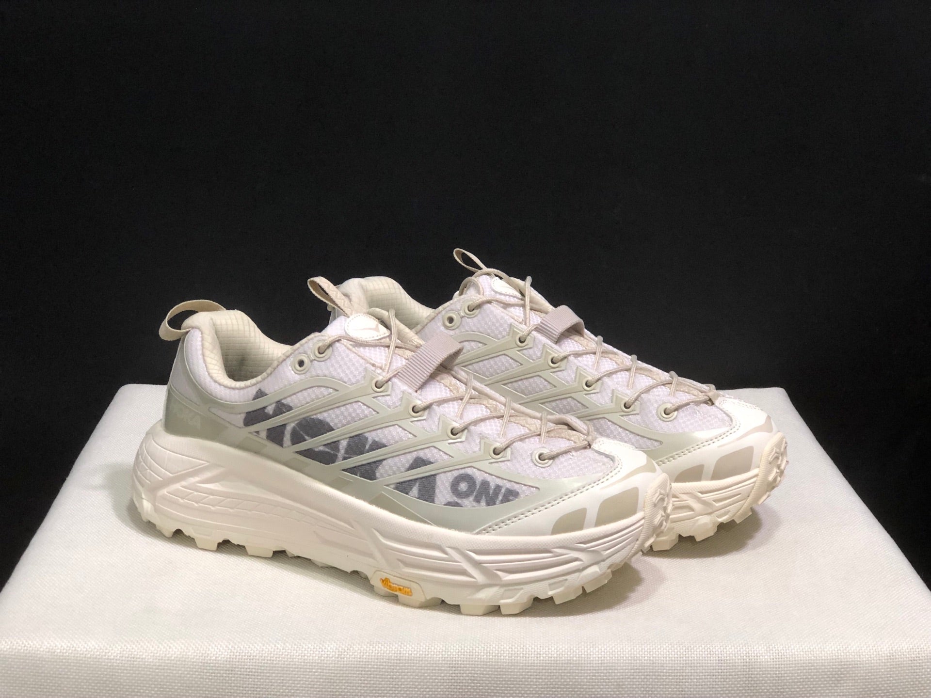HOKA ONE ONE Mafate three 2